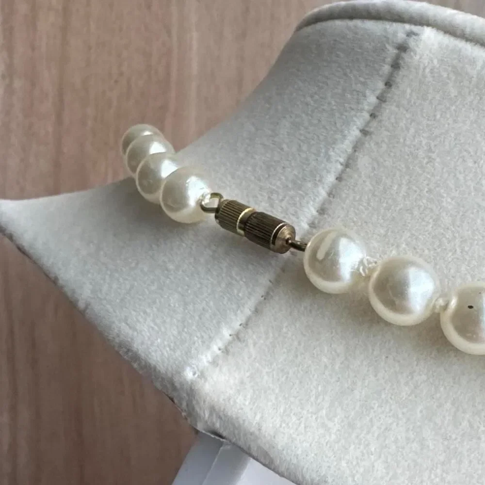 Unbranded Women's White and Cream Jewellery